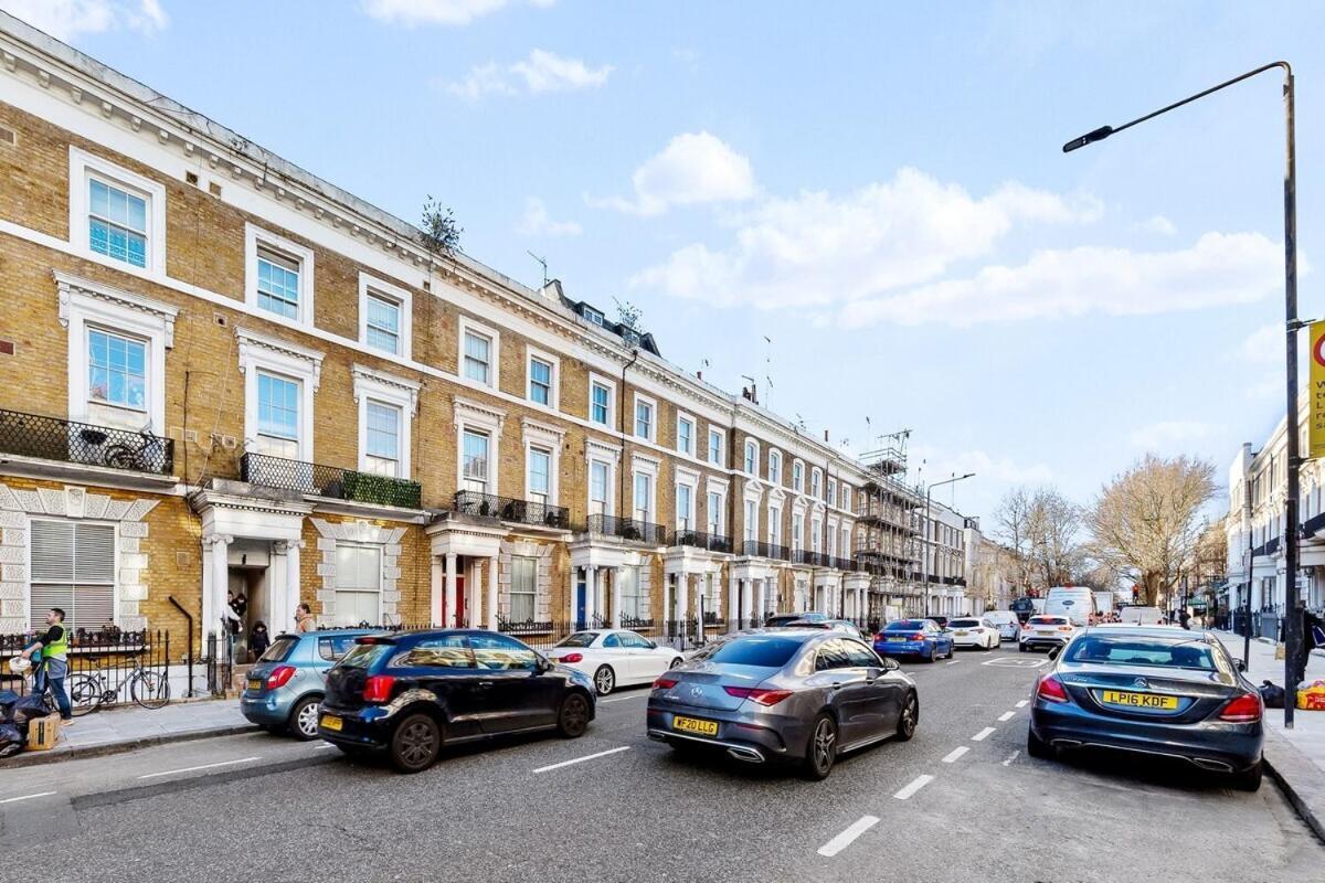 Balcony Blue Theme 1 Bedroom Luxury Flat Near Hyde Park! Accommodates Up To 6! Double Sofa Bed And Next To Station! Apartment *